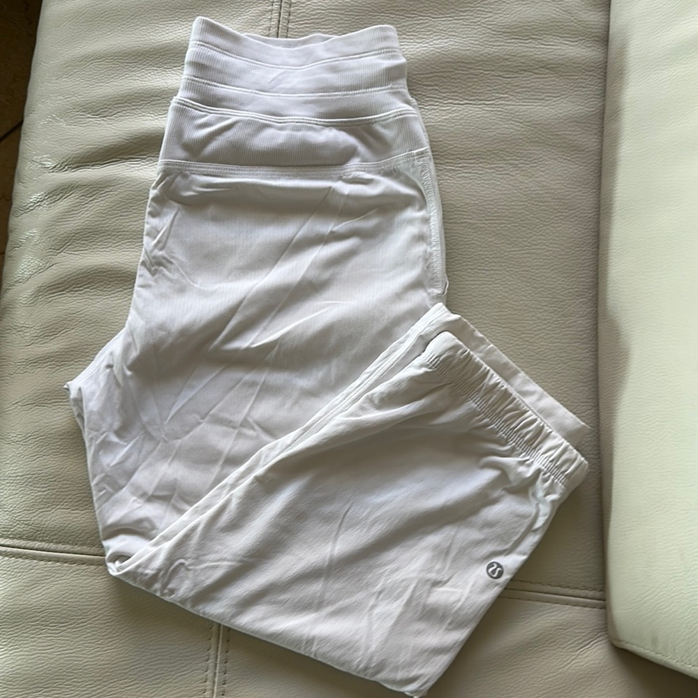 Lululemon Womens White Capri Joggers